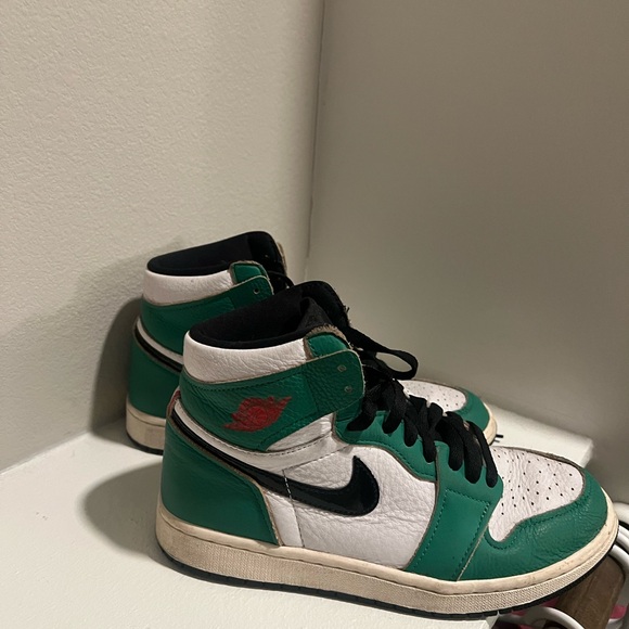 AIR JORDAN 1s - GREEN/RED/WHITE - Picture 3 of 3
